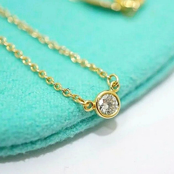 18K Tiffany Classic Diamond Solitaire Necklace des - Picture 3 of 10